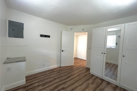 House in Boynton Beach, Florida 1 bedroom, 87.7 sq.m. № 1861183 - photo 12