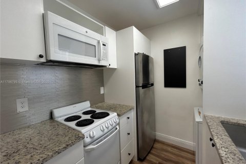 House in Boynton Beach, Florida 1 bedroom, 87.7 sq.m. № 1861183 - photo 7