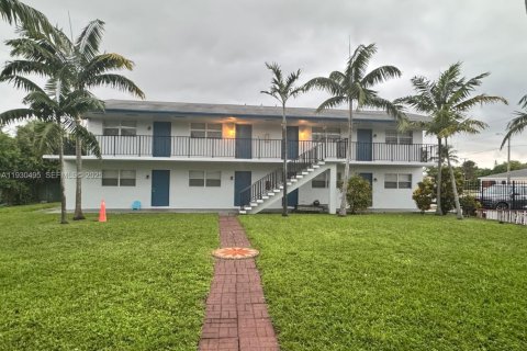 Propiedad comercial en venta en Riviera Beach, Florida, 367.89 m2 № 1990288 - foto 11