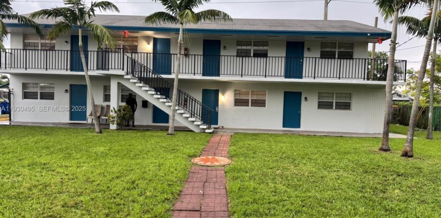 Propiedad comercial en Riviera Beach, Florida 367.89 m2 № 1990288