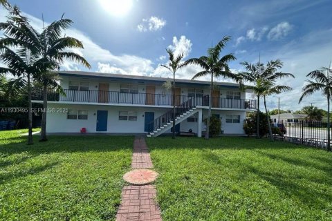 Propiedad comercial en venta en Riviera Beach, Florida, 367.89 m2 № 1990288 - foto 7