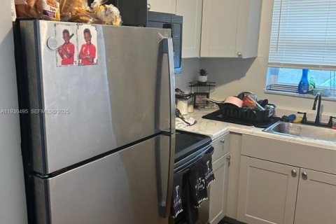 Propiedad comercial en venta en Riviera Beach, Florida, 367.89 m2 № 1990288 - foto 10