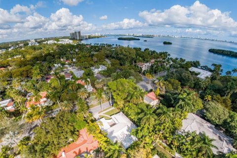 House in Miami, Florida 2 bedrooms, 166.3 sq.m. № 2001657 - photo 2