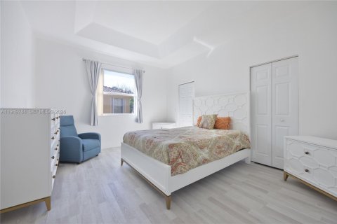 Купить таунхаус в Дорал, Флорида 3 спальни, 147.62м2, № 2006427 - фото 13