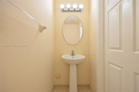 Купить таунхаус в Дорал, Флорида 3 спальни, 147.62м2, № 2006427 - фото 6