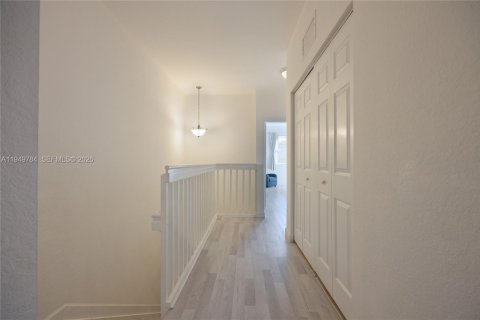 Купить таунхаус в Дорал, Флорида 3 спальни, 147.62м2, № 2006427 - фото 11