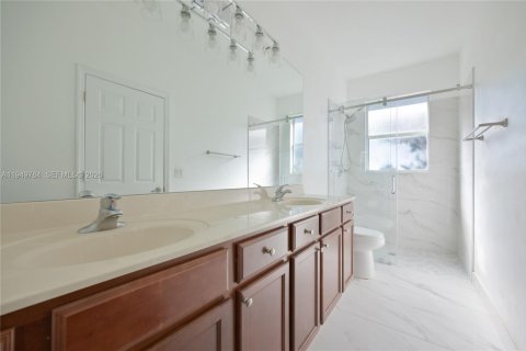 Купить таунхаус в Дорал, Флорида 3 спальни, 147.62м2, № 2006427 - фото 14