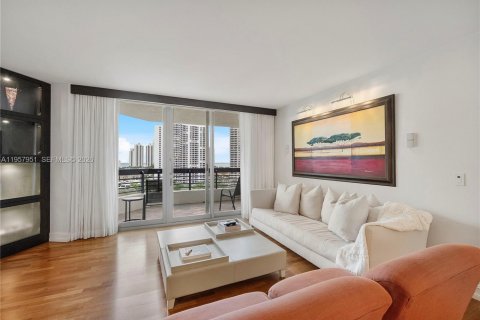 Купить кондоминиум в Авентура, Флорида 2 спальни, 125.7м2, № 2019629 - фото 11