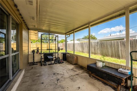 House in Winter Haven, Florida 3 bedrooms, 130.43 sq.m. № 1911517 - photo 20