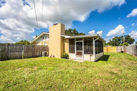 House in Winter Haven, Florida 3 bedrooms, 130.43 sq.m. № 1911517 - photo 22