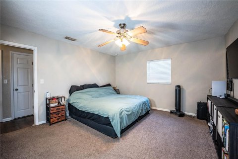 House in Winter Haven, Florida 3 bedrooms, 130.43 sq.m. № 1911517 - photo 13