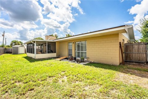 House in Winter Haven, Florida 3 bedrooms, 130.43 sq.m. № 1911517 - photo 21