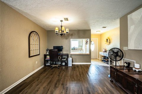 House in Winter Haven, Florida 3 bedrooms, 130.43 sq.m. № 1911517 - photo 7