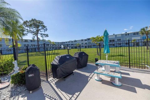 Condo in Saint Petersburg, Florida, 2 bedrooms  № 1446416 - photo 23