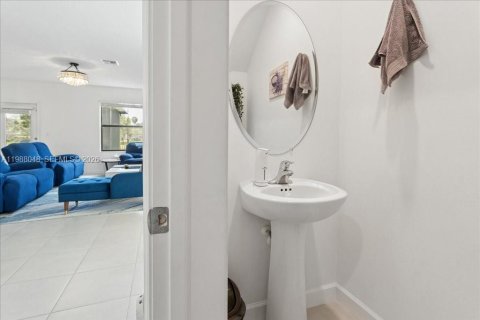 Купить виллу или дом в Уэст-Палм-Бич, Флорида 5 спален, 211.26м2, № 2057135 - фото 11