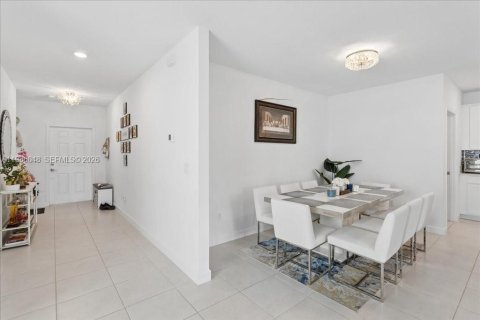 Купить виллу или дом в Уэст-Палм-Бич, Флорида 5 спален, 211.26м2, № 2057135 - фото 3