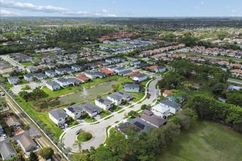 Купить виллу или дом в Уэст-Палм-Бич, Флорида 5 спален, 211.26м2, № 2057135 - фото 25
