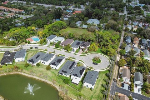Купить виллу или дом в Уэст-Палм-Бич, Флорида 5 спален, 211.26м2, № 2057135 - фото 26