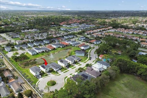 Купить виллу или дом в Уэст-Палм-Бич, Флорида 5 спален, 211.26м2, № 2057135 - фото 28