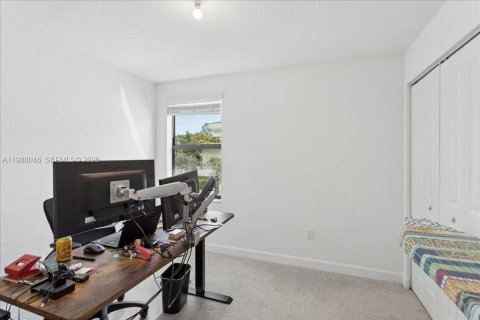 Купить виллу или дом в Уэст-Палм-Бич, Флорида 5 спален, 211.26м2, № 2057135 - фото 19