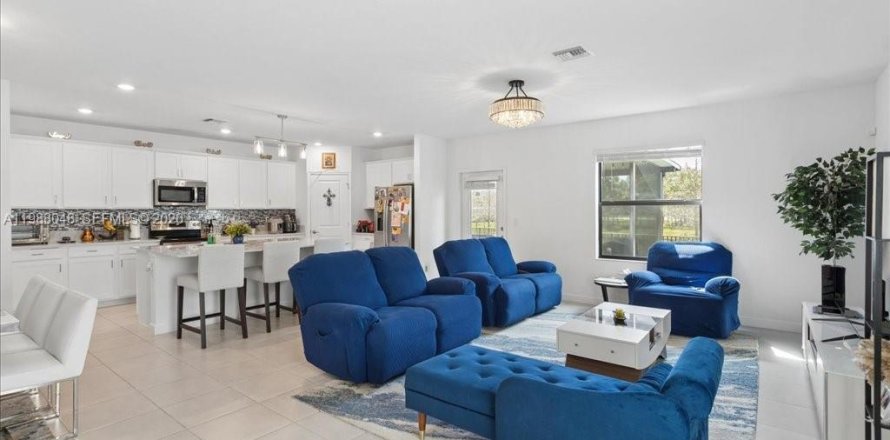 Дом в Уэст-Палм-Бич, Флорида 5 спален, 211.26м2 № 2057135