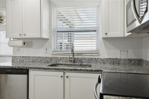 Villa ou maison à louer à Holiday, Floride: 3 chambres, 124.49 m2 № 2150515 - photo 9