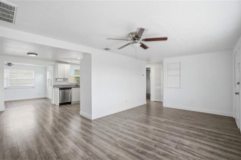 Villa ou maison à louer à Holiday, Floride: 3 chambres, 124.49 m2 № 2150515 - photo 8