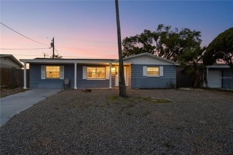 Villa ou maison à Holiday, Floride 3 chambres, 124.49 m2 № 2150515