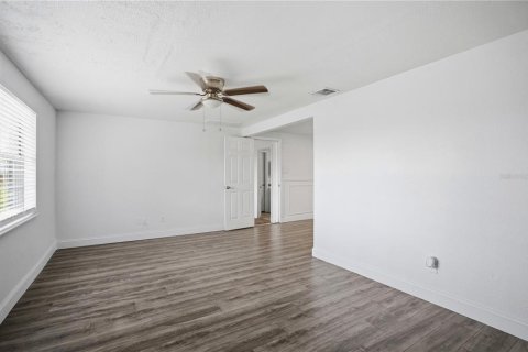 Villa ou maison à louer à Holiday, Floride: 3 chambres, 124.49 m2 № 2150515 - photo 28