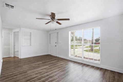 Villa ou maison à louer à Holiday, Floride: 3 chambres, 124.49 m2 № 2150515 - photo 7