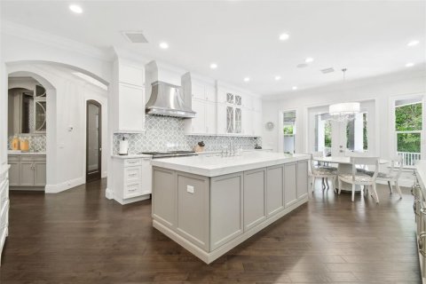 House in Tampa, Florida 5 bedrooms, 517.47 sq.m. № 1656778 - photo 22