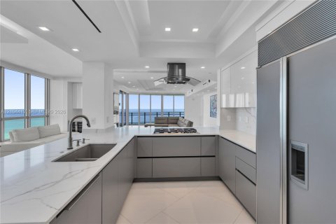 Condominio en venta en Hollywood, Florida, 3 dormitorios, 257.99 m2 № 2412286 - foto 10