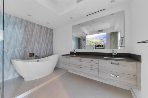 Condominio en venta en Hollywood, Florida, 3 dormitorios, 257.99 m2 № 2412286 - foto 15