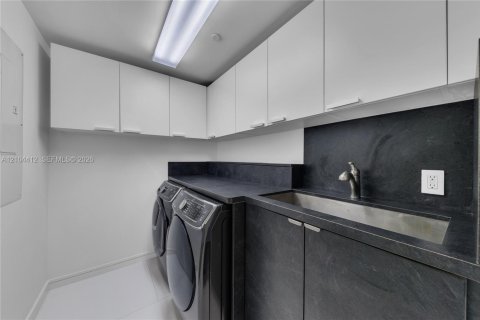 Condominio en venta en Hollywood, Florida, 3 dormitorios, 257.99 m2 № 2412286 - foto 25