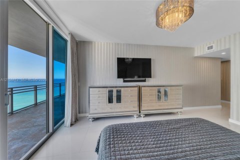 Condominio en venta en Hollywood, Florida, 3 dormitorios, 257.99 m2 № 2412286 - foto 17