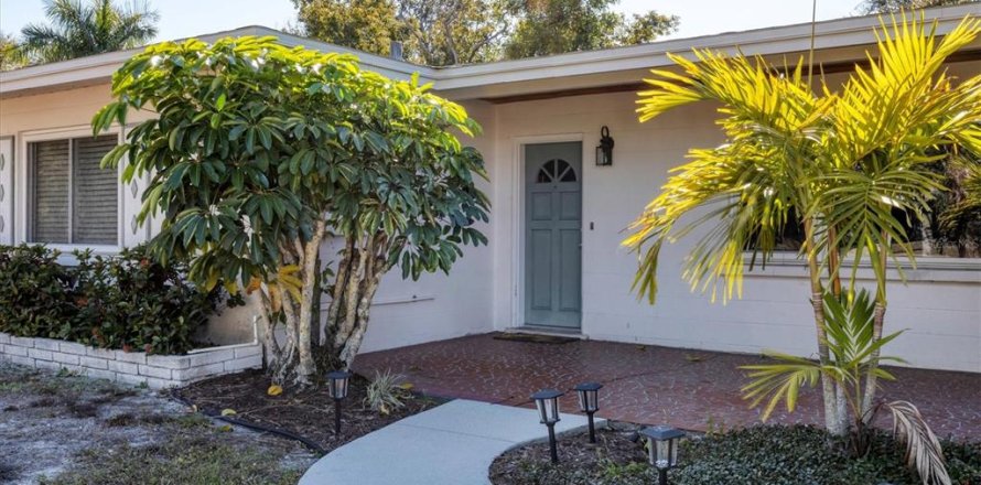 Villa ou maison à Sarasota, Floride 4 chambres, 187.29 m2 № 2267113