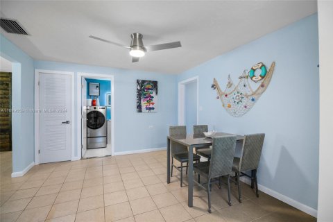 House in Marathon, Florida 3 bedrooms, 142.88 sq.m. № 1762391 - photo 19