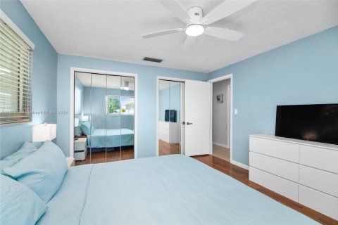 House in Marathon, Florida 3 bedrooms, 142.88 sq.m. № 1762391 - photo 24