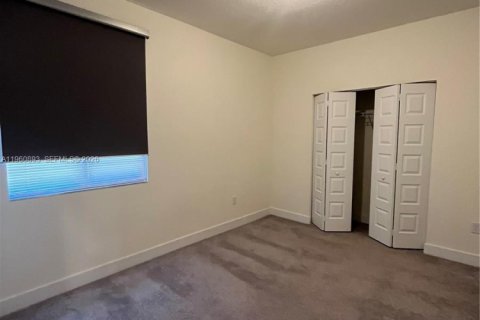 Townhouse in Doral, Florida 3 bedrooms, 149.02 sq.m. № 2023639 - photo 14