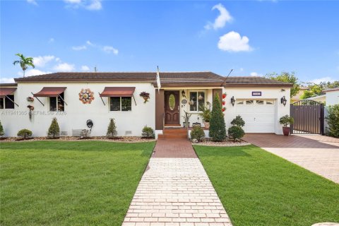 Casa en Miami, Florida 3 dormitorios, 162.76 m2 № 1999727