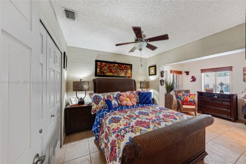 Casa en venta en Miami, Florida, 3 dormitorios, 162.76 m2 № 1999727 - foto 14