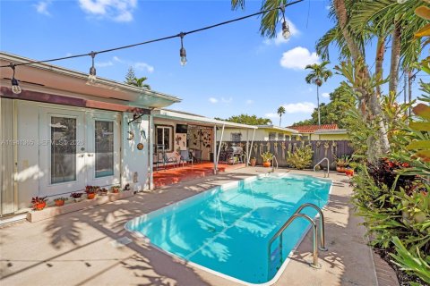 Casa en venta en Miami, Florida, 3 dormitorios, 162.76 m2 № 1999727 - foto 24