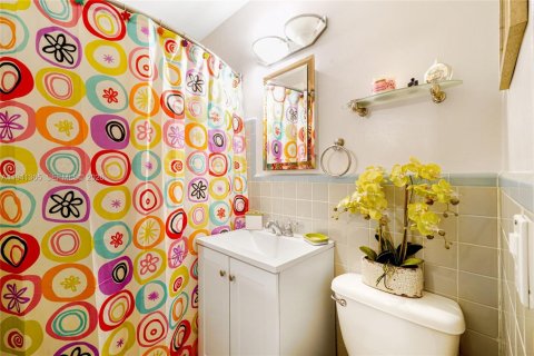 Casa en venta en Miami, Florida, 3 dormitorios, 162.76 m2 № 1999727 - foto 19