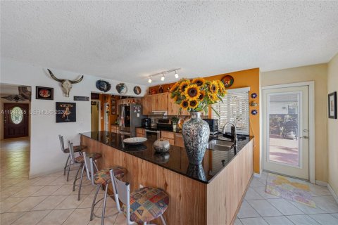 Casa en venta en Miami, Florida, 3 dormitorios, 162.76 m2 № 1999727 - foto 10