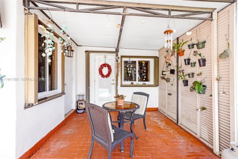 Casa en venta en Miami, Florida, 3 dormitorios, 162.76 m2 № 1999727 - foto 21