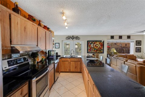 Casa en venta en Miami, Florida, 3 dormitorios, 162.76 m2 № 1999727 - foto 8