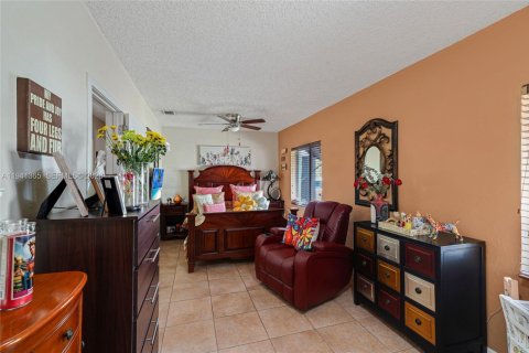 Casa en venta en Miami, Florida, 3 dormitorios, 162.76 m2 № 1999727 - foto 15