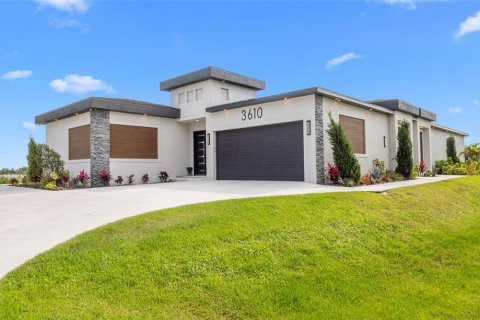 House in Ruskin, Florida 3 bedrooms, 276.85 sq.m. № 1653570 - photo 3
