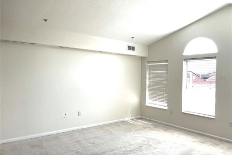 Condo in Palm Coast, Florida, 2 bedrooms  № 2101745 - photo 9