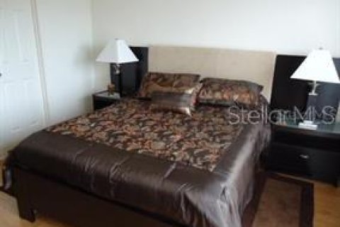 Townhouse in Lakewood Ranch, Florida 2 bedrooms, 101.45 sq.m. № 2150601 - photo 7